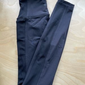 Lululemon black wunder under leggings
